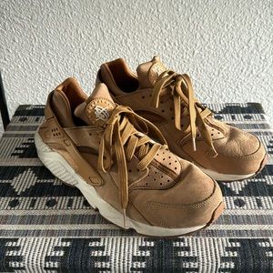 Nike Brown Huarache Shoes